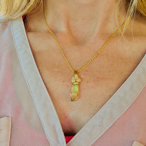 Enchanting Mini Opal Necklace - Picture 4 of 11